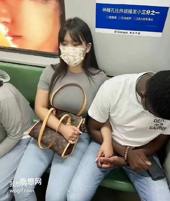 中國女生找國外黑男友，她圖“進(jìn)口”，他圖“免費(fèi)”？